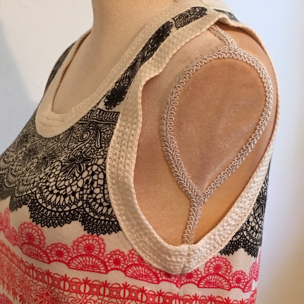 Aubergene • Classy Knit Tank - Picture 4 of 7